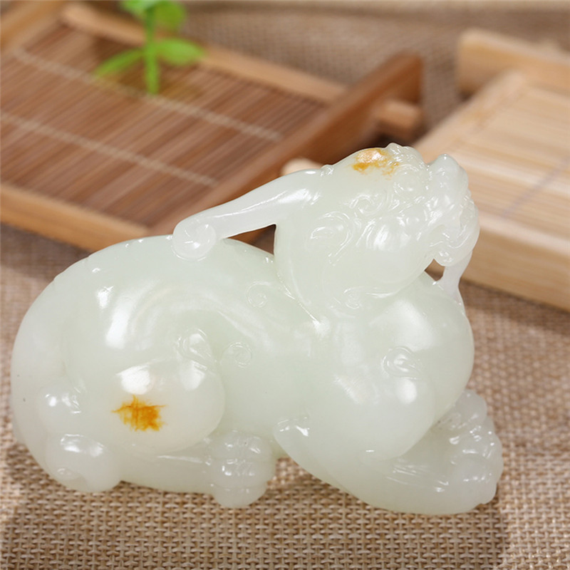 貔貅和田玉手把件，天然籽料真皮手玩件