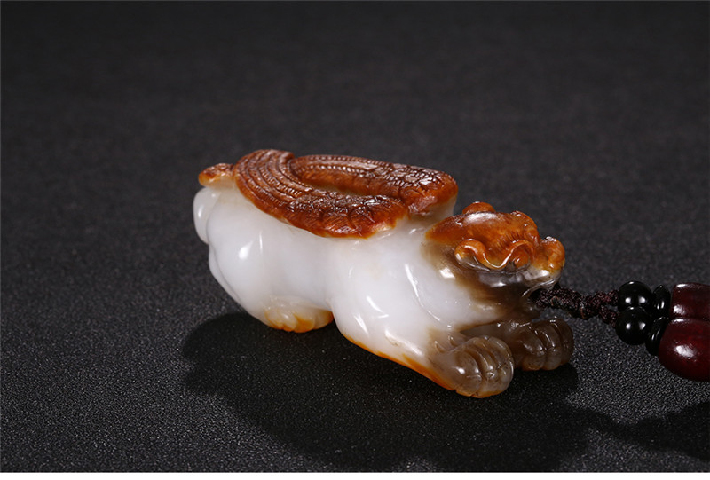 神獸飛虎手把件掛件，天然白玉手玩件玉石小擺