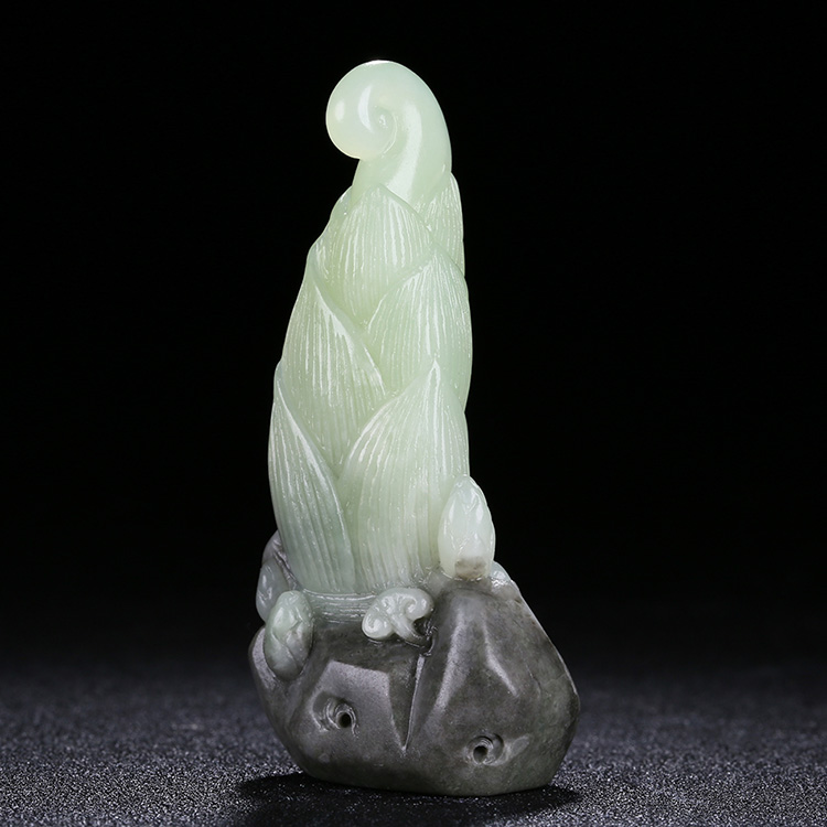 竹筍和田翠青玉掛件，天然玉石吊墜