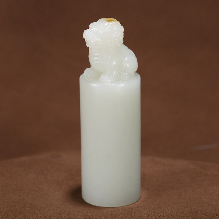 獅子和田玉手把件印章，天然玉石小巧擺件