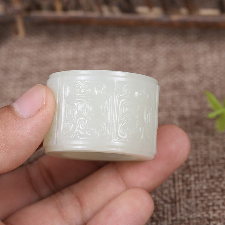 男士如意和田玉扳指，天然白玉手玩件獸面紋蘇