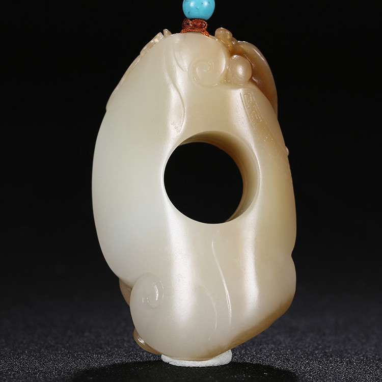 游龍?zhí)煜潞吞镉穹鹿艗旒?，白玉生肖龍項鏈掛? src="/shige/d/file/bigpic/190404/04/14-1FQQ52313-50.jpg" / data-XSTh="3Aff6Y"><img alt=