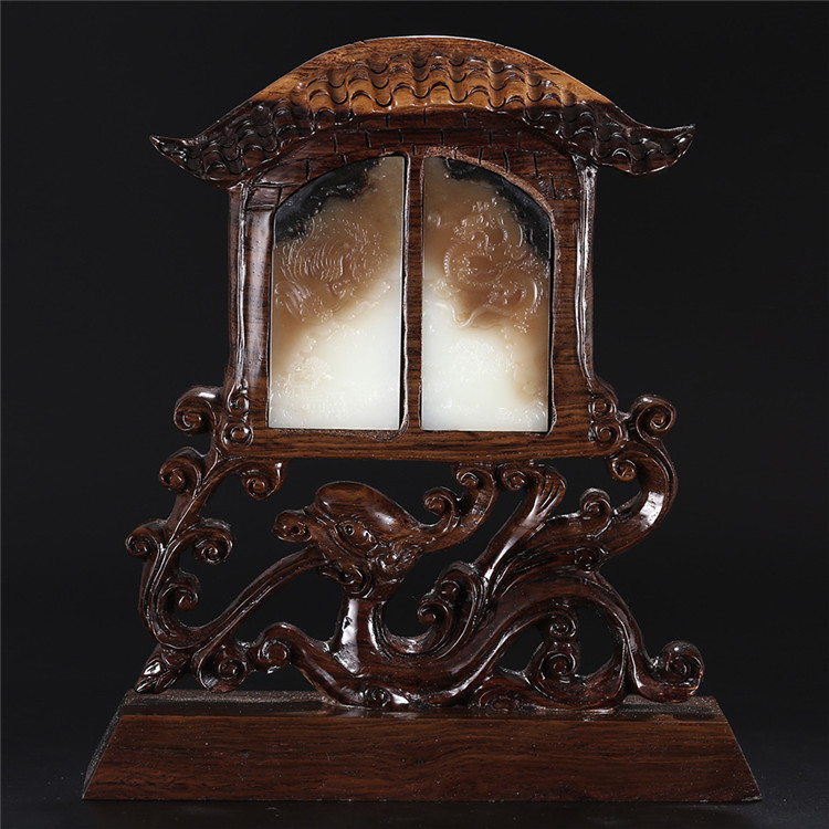 和田玉龍鳳呈現(xiàn)玉牌子，天然糖白玉蘇工擺件