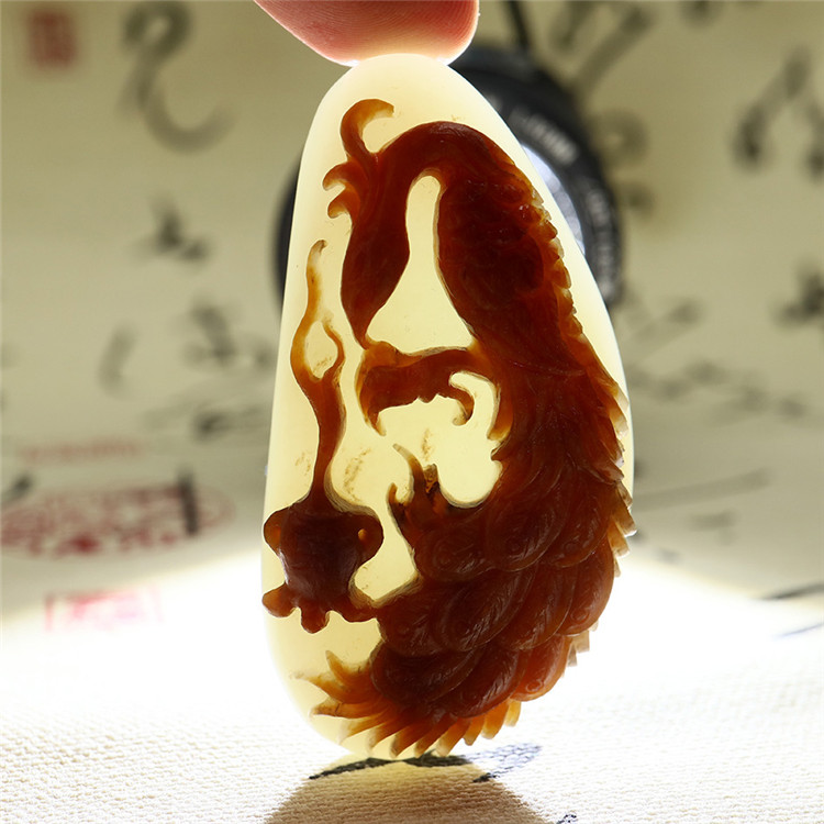 白玉項(xiàng)鏈優(yōu)雅孔雀吊墜，錦繡前程玉石掛墜