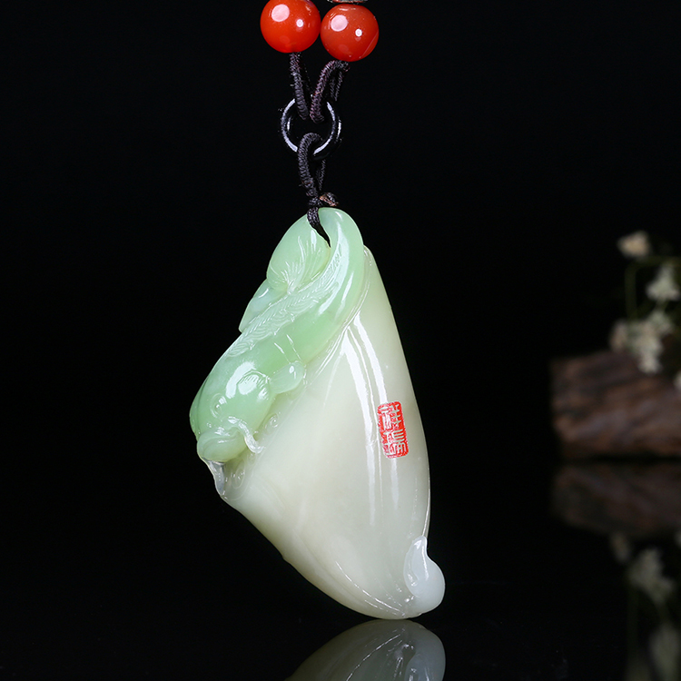 和田翠青玉山料魚掛墜，玉墜蓮蓬玉石項(xiàng)鏈