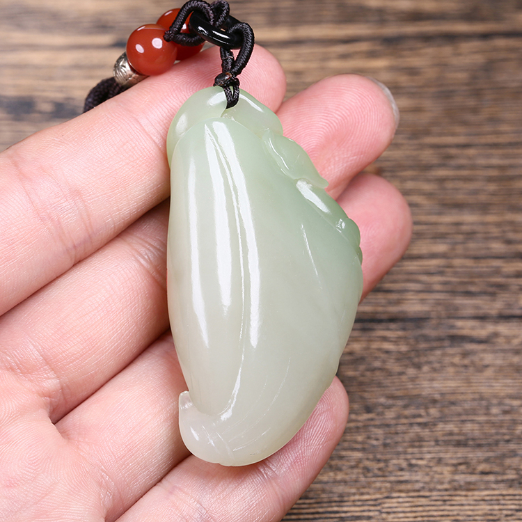 和田翠青玉山料魚掛墜，玉墜蓮蓬玉石項(xiàng)鏈