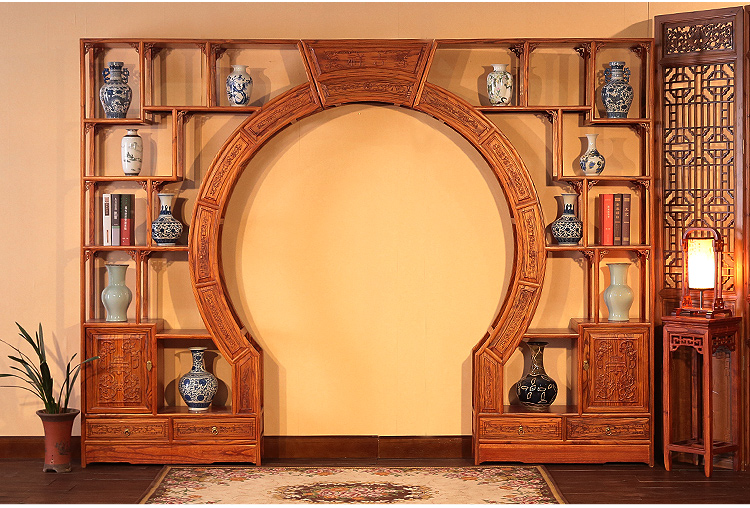 中式實木雙圈月洞門博古架，雙面雕花隔斷南榆