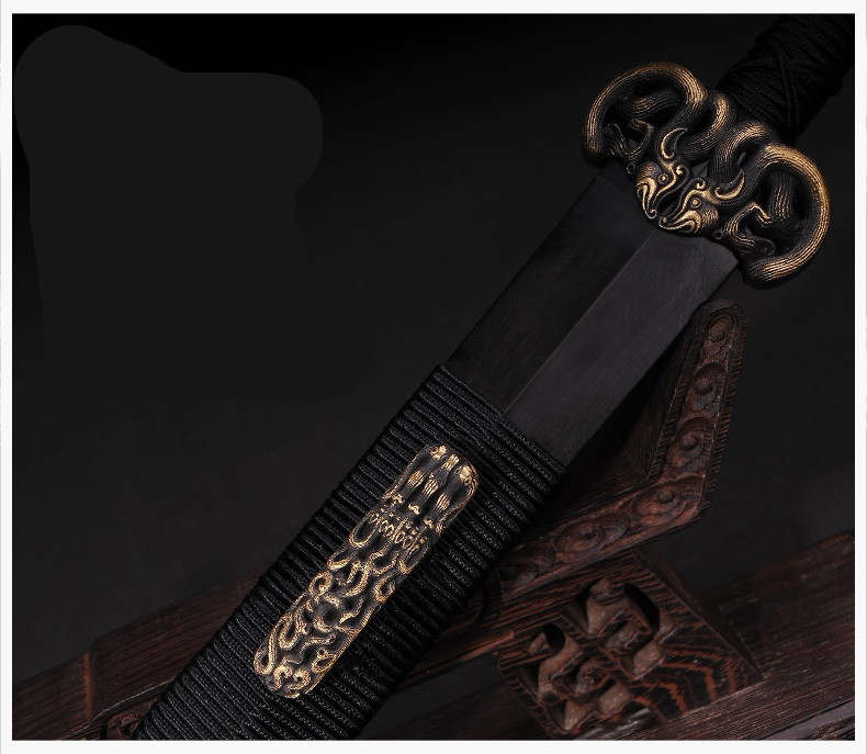 櫑具劍八面漢劍花紋鋼長款，蓬勃生機有力量