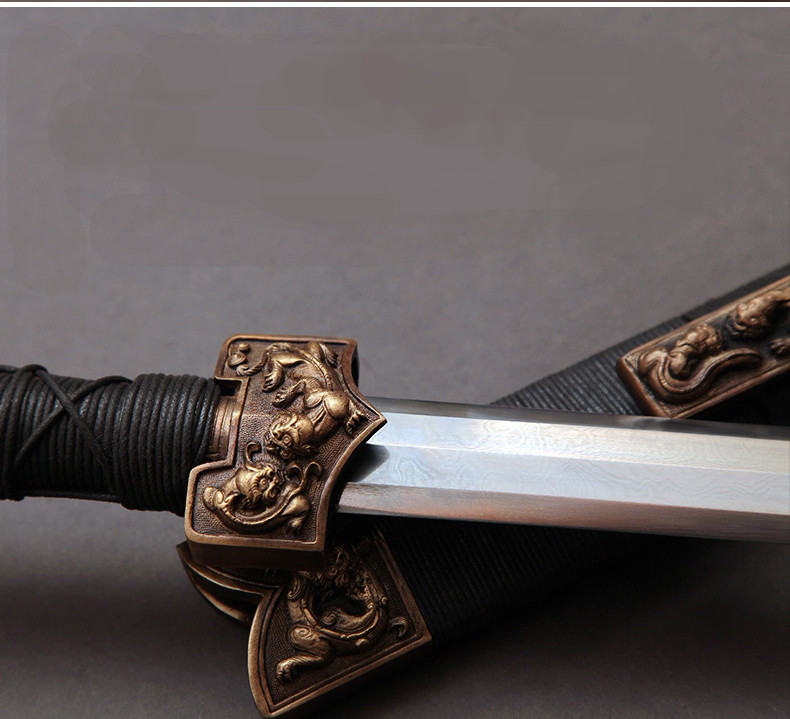 九龍羽毛紋漢劍，長劍雙手寶劍