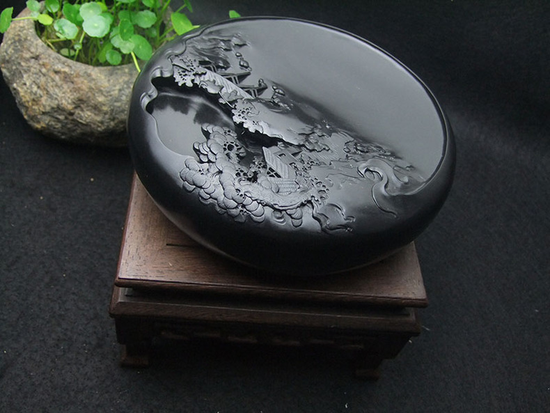 歙硯雕刻精致山水硯臺(tái)，精品老坑龍尾硯