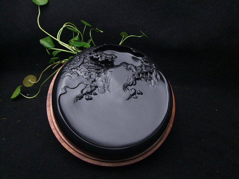 歙硯雕刻精致山水硯臺(tái)，精品老坑龍尾硯