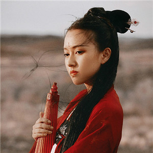 紅衣冷艷古風(fēng)女子真人頭像，女生古風(fēng)qq頭像