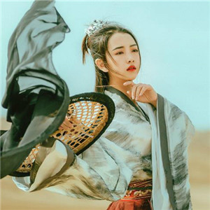 大漠孤煙古風(fēng)女子真人頭像，唯美女生qq頭像