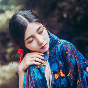 林間溪水靈氣女子頭像，唯美古風(fēng)頭像真人