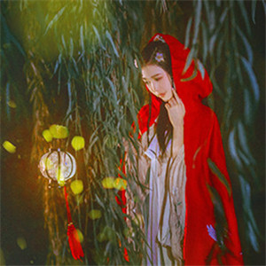 夜深庭間女子古風(fēng)頭像大全，紅斗篷美人qq頭像