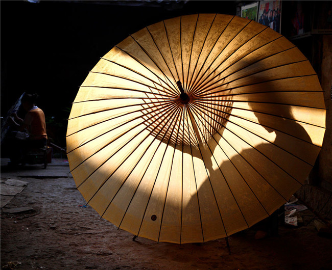 中國(guó)傳統(tǒng)手工工藝油紙傘