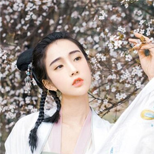 櫻花樹下古風(fēng)女子頭像，真人古風(fēng)頭像大全
