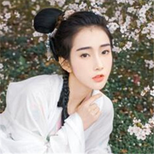 櫻花樹下古風(fēng)女子頭像，真人古風(fēng)頭像大全