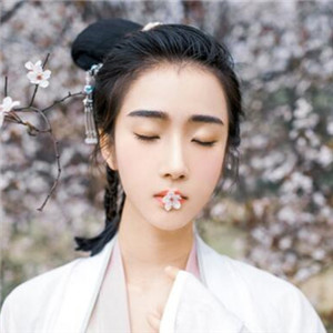 櫻花樹下古風(fēng)女子頭像，真人古風(fēng)頭像大全