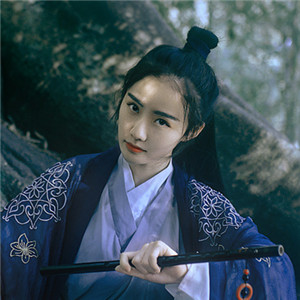 瀟灑肆意古風(fēng)飲酒女子頭像，好看的真人頭像