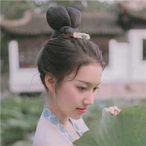 荷塘院內(nèi)美人醉古風(fēng)頭像，女生唯美意境頭像