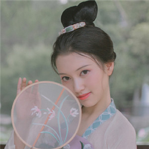 荷塘院內(nèi)美人醉古風(fēng)頭像，女生唯美意境頭像