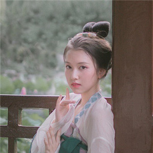 荷塘院內(nèi)美人醉古風(fēng)頭像，女生唯美意境頭像