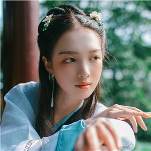 清荷滿塘綠衣小姑娘古風(fēng)頭像，愜意唯美女生頭