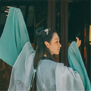 清荷滿塘綠衣小姑娘古風(fēng)頭像，愜意唯美女生頭