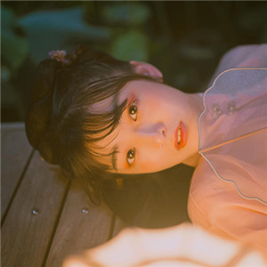 夜色杏粉小依獨醉酒古風頭像，女生古風頭像