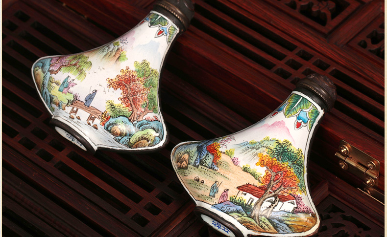 福連文苑傳統(tǒng)手工藝銅胎琺瑯彩鼻煙壺