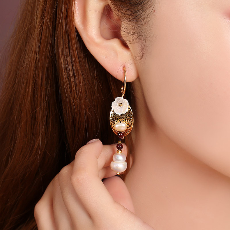 氣質(zhì)復(fù)古的民族風(fēng)長款耳環(huán)時(shí)尚珍珠吊墜