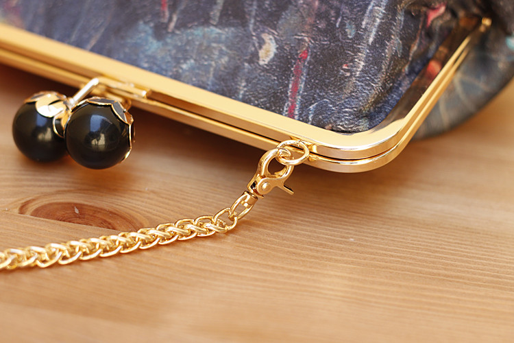 福連文苑復(fù)古水墨荷花斜挎旗袍手工包