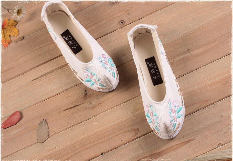 民族風刺繡翹頭漢服弓鞋繡花鞋