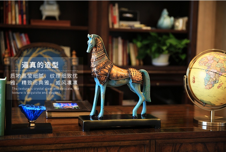 威風(fēng)凜凜，鎧甲鐵騎馬型鐵藝工藝品