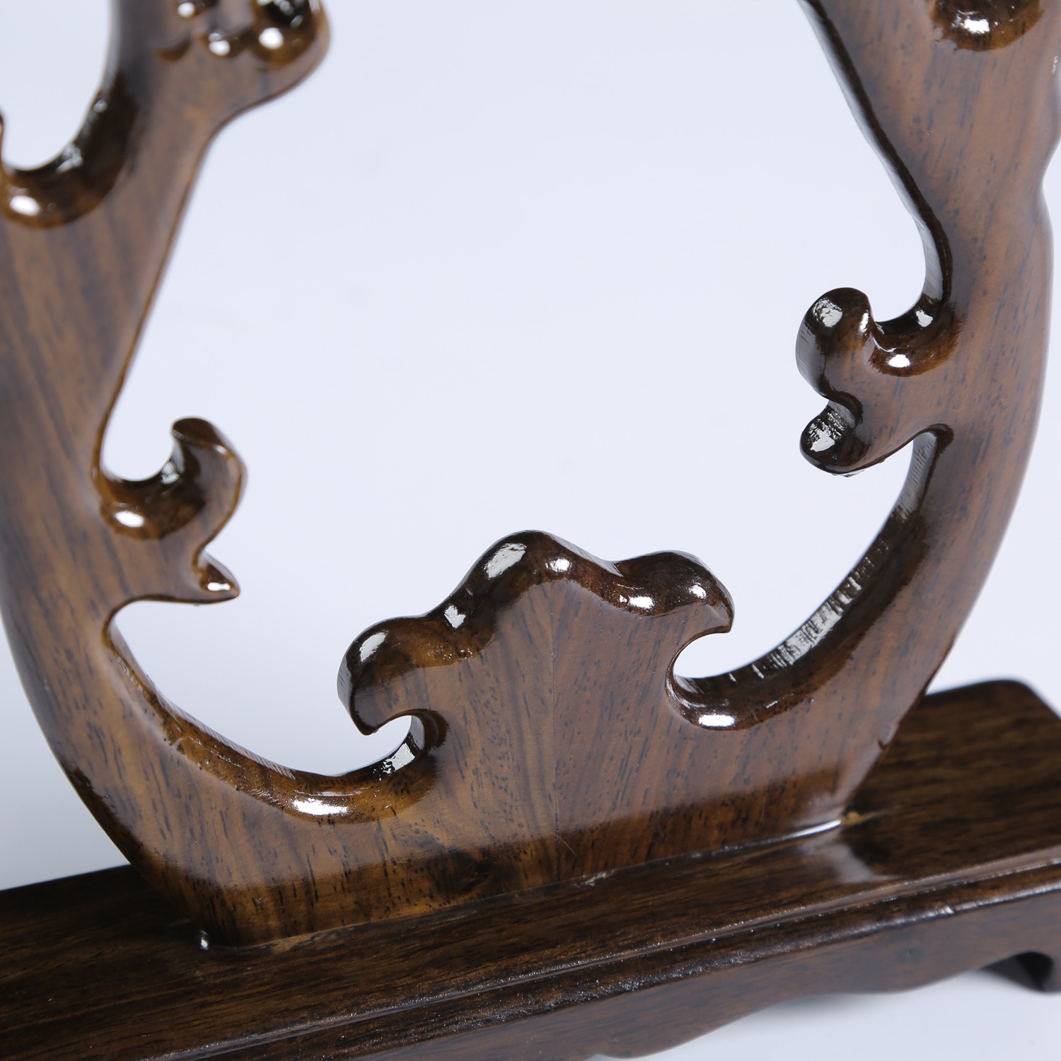 龍頭玉架木雕，細(xì)膩精致木雕