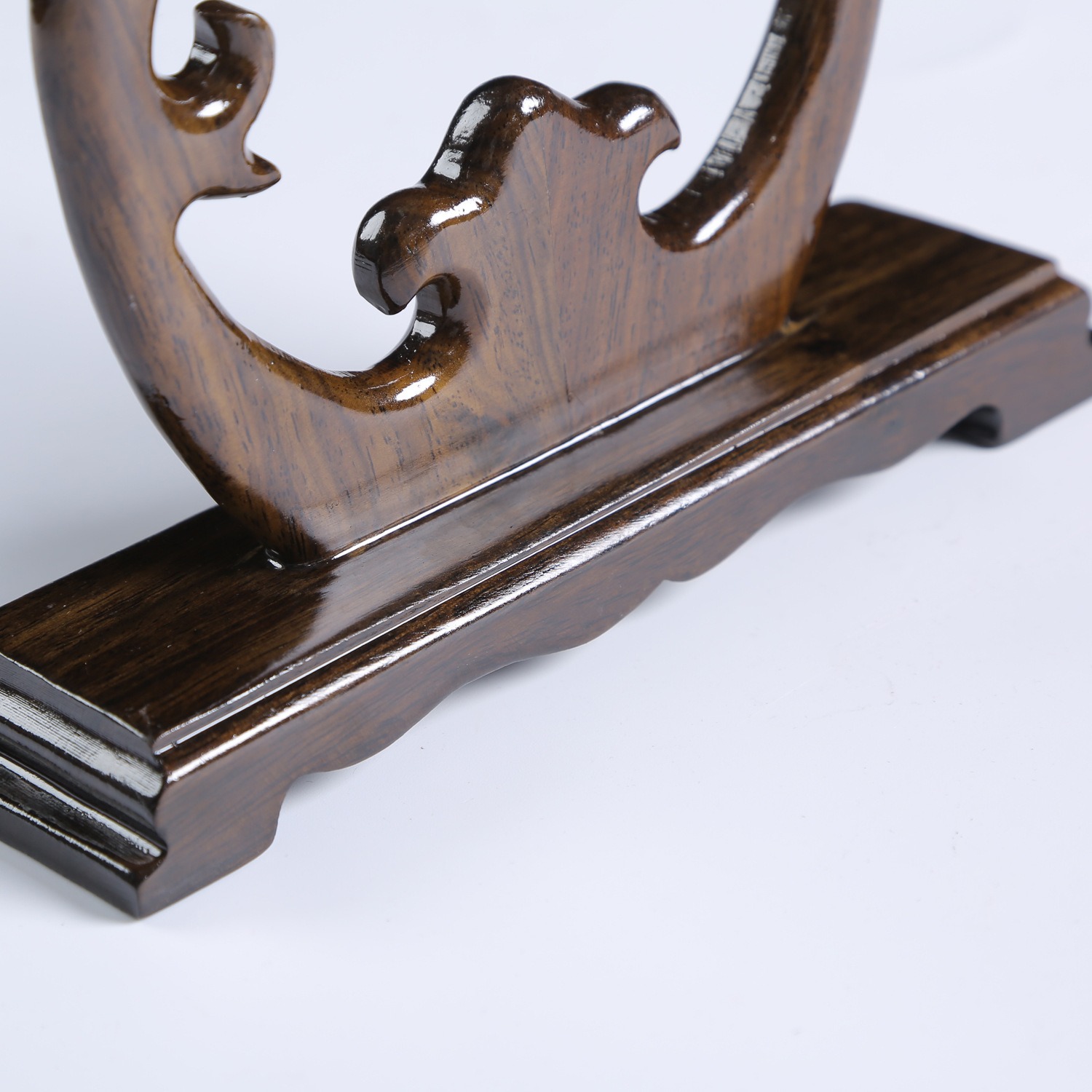 龍頭玉架木雕，細(xì)膩精致木雕