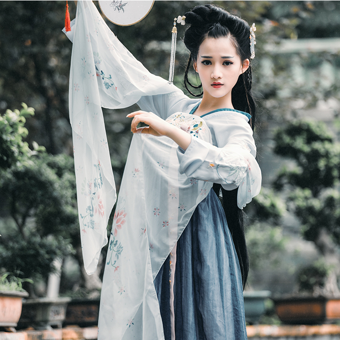 素雅繡花漢服，仙氣十足齊胸襦裙