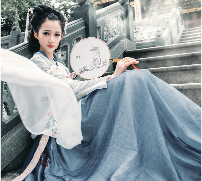 素雅繡花漢服，仙氣十足齊胸襦裙