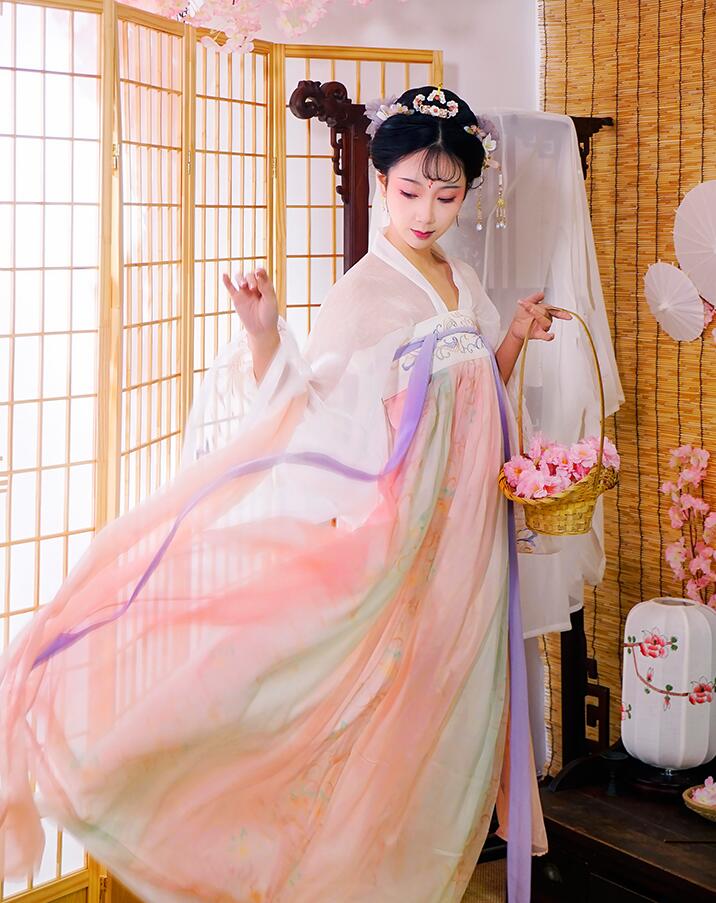 繡花印花齊胸襦裙，原創(chuàng)漢服美女圖片