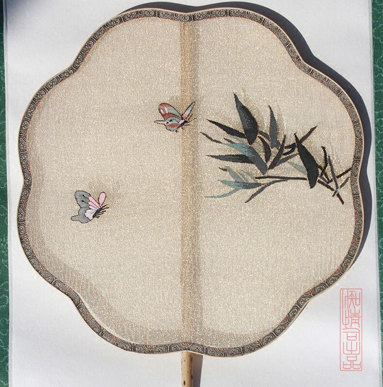 夢(mèng)蝶緙絲團(tuán)扇，梅鹿竹宮扇團(tuán)扇