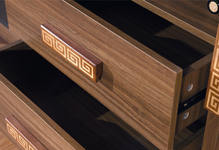 中式實(shí)木儲(chǔ)物柜子，現(xiàn)代簡(jiǎn)約回紋圖案柜子