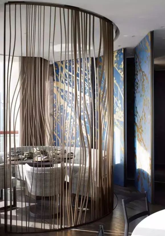 薄薄的屏風(fēng)，隔而不離典雅大方