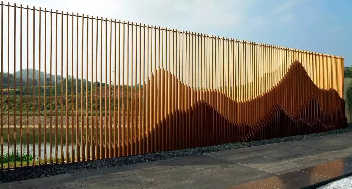 院中的屏風(fēng)如溫婉的女子，恬靜優(yōu)雅