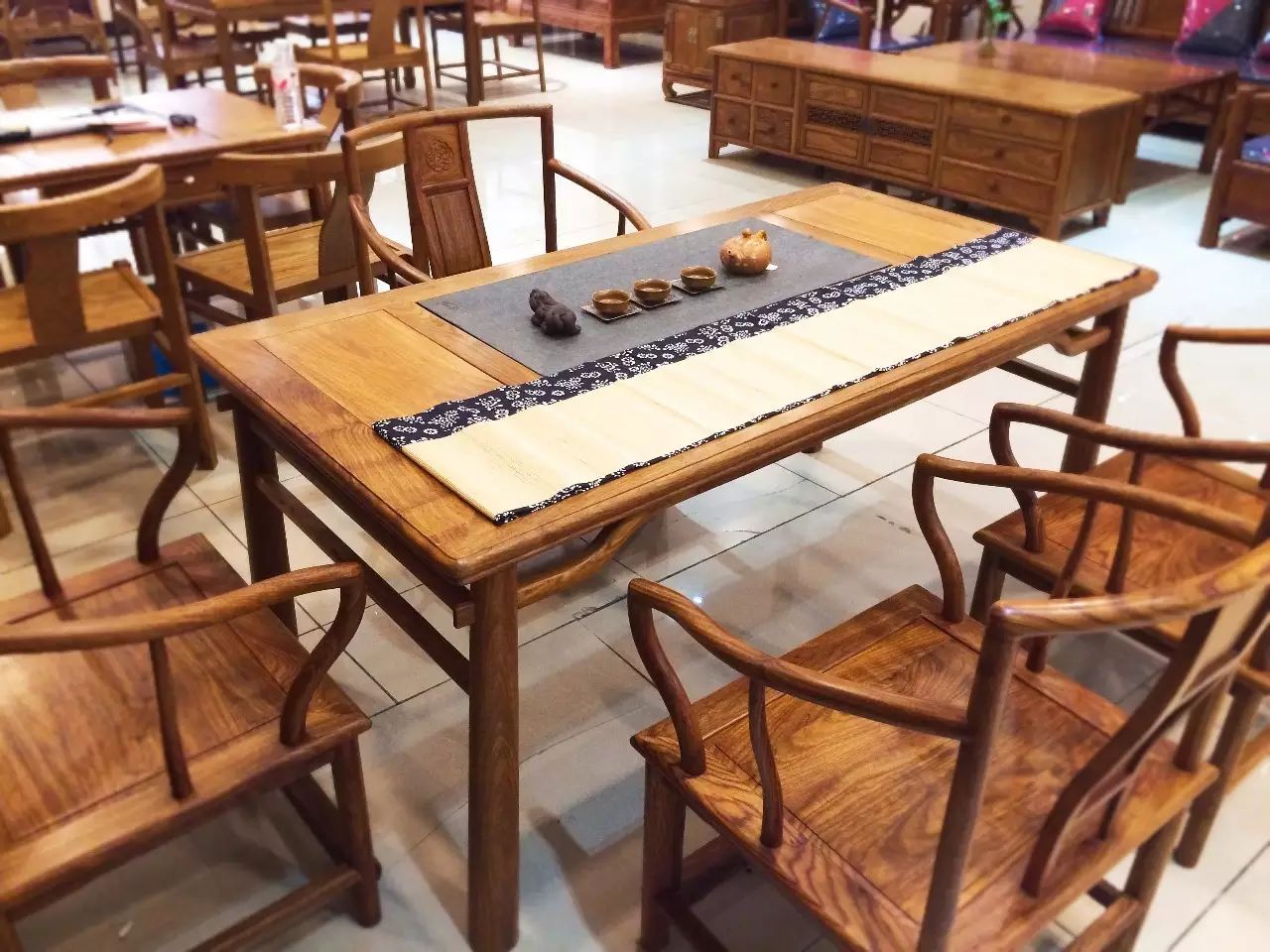 一方茶桌，萬種風(fēng)情!