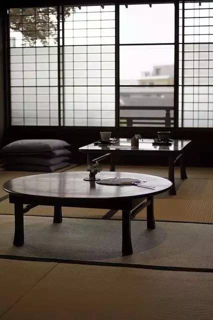 簡約茶桌，簡靜安寧