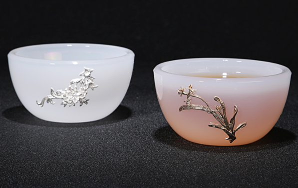 白瓷白玉茶杯，鑲銀功夫茶具