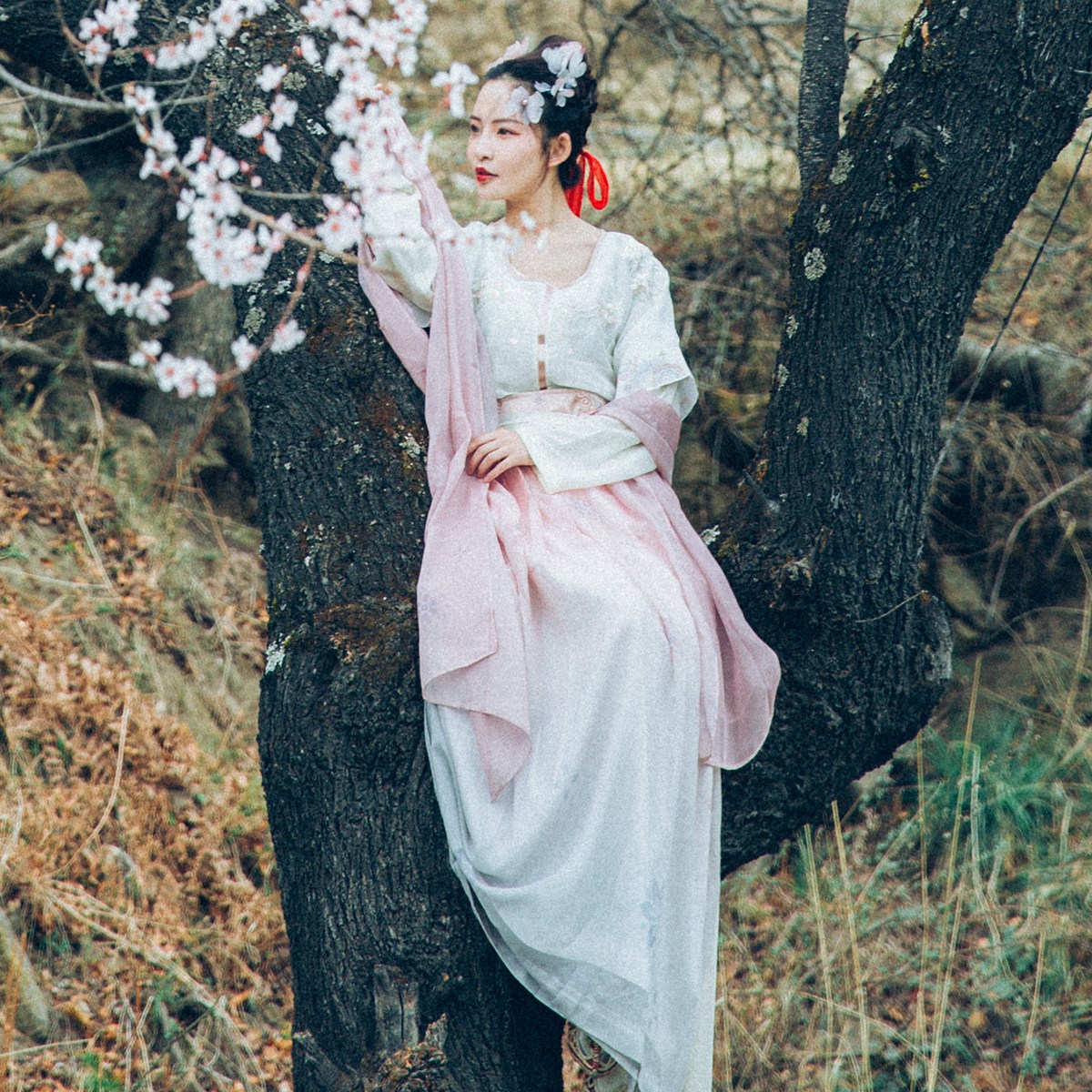 三款魏晉風(fēng)優(yōu)雅漢服，配上清新脫俗的你