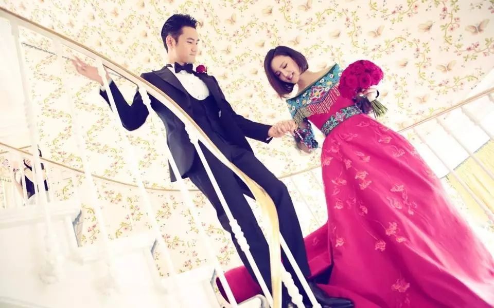 中式婚禮，走心的明星禮服