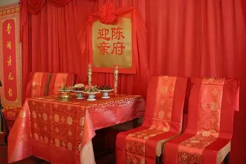 中式婚禮現(xiàn)場(chǎng)布置那些必不可少的道具